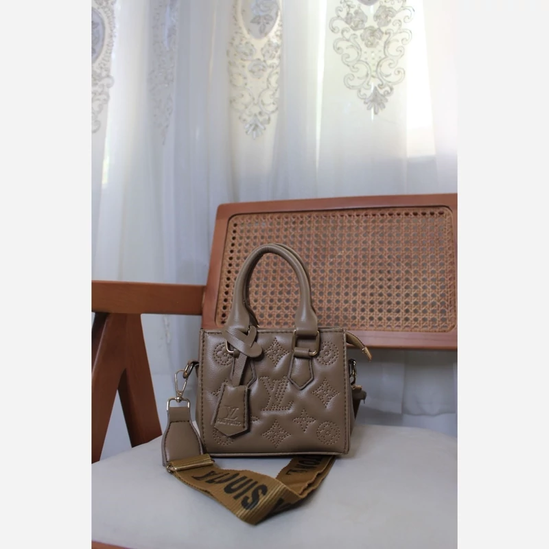 کیف دستی دوشی زنانه دخترانه گلدوزی ال وی LV
